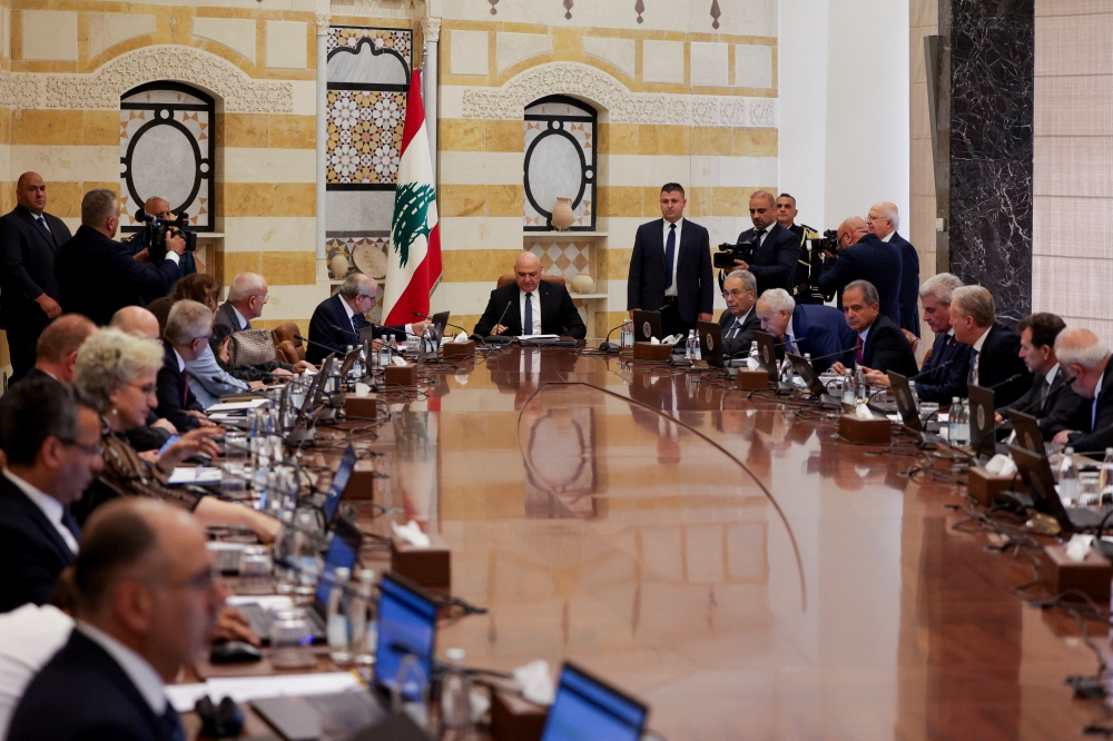 مجلس الوزراء اللبناني يقرر حصر السلاح في بيروت بيد القوى الشرعية
