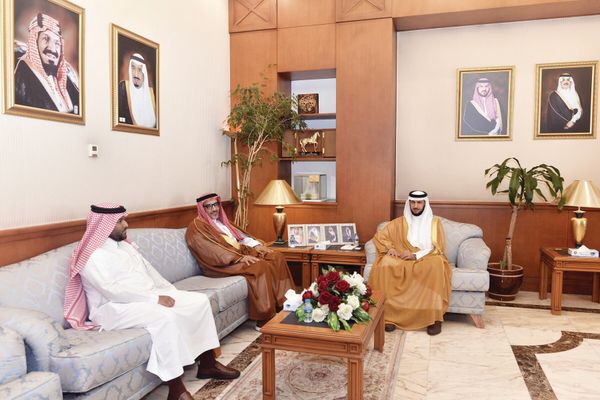 السيف والبدر يستعرضان تنمية «دارين وتاروت»