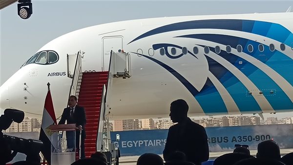 رئيس الوزراء: بدأنا التشغيل التجريبي لمنظومة رقمية لإنهاء الكارت الورقي بالمطارات