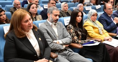 كلمة قوية لمروة هشام بركات خلال جلسة استماع مجلس النواب حول قوانين الأسرة: لست منحازة للمرأة.. كل طرف يرى نفسه مظلومًا.. قانون الأحوال الشخصية ينظم علاقات معقدة.. وحكم محكمة الأسرة قد يهدم وطنًا أو يب