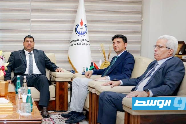 مؤسسة النفط تبحث مع «إيني» تعزيز التعاون في مشاريع الغاز