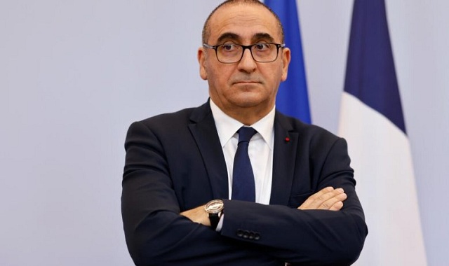 وضع شروطا مسبقة لإتمام زيارته.، وزير الداخلية الفرنسي يحل بالجزائر