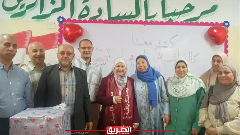 إدارة الصف التعليمية تنظم حفلا لتكريم ندى السعدني موجه أول العلوم لبلوغها سن الكمال