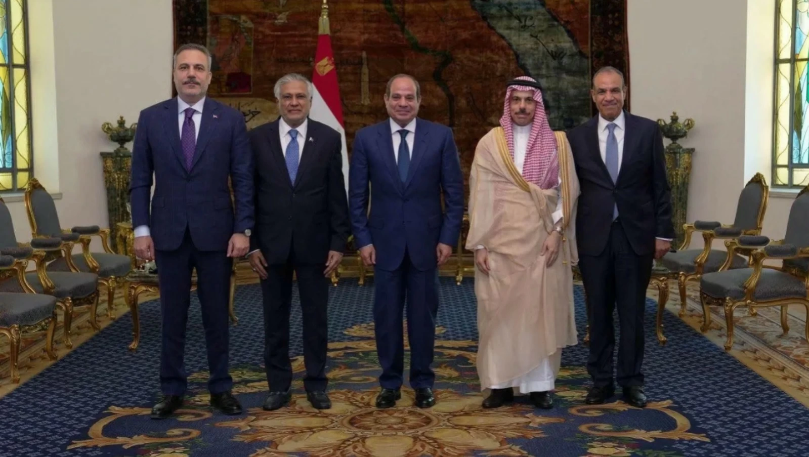 الرئيس المصري يستقبل وزير الخارجية ووزراء خارجية المجموعة الرباعية