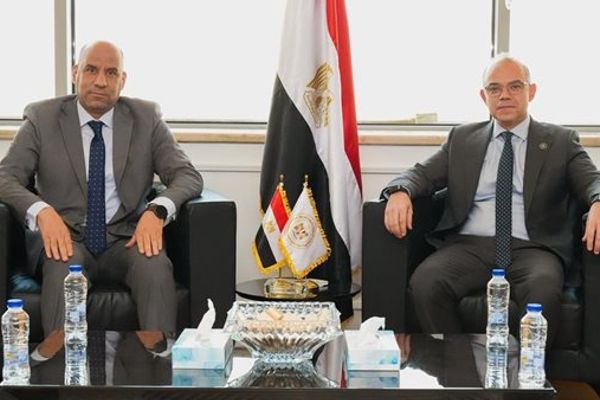 اتفاق بين الاستثمار والعمل لتطوير منظومة التواصل مع الشركات الكبرى