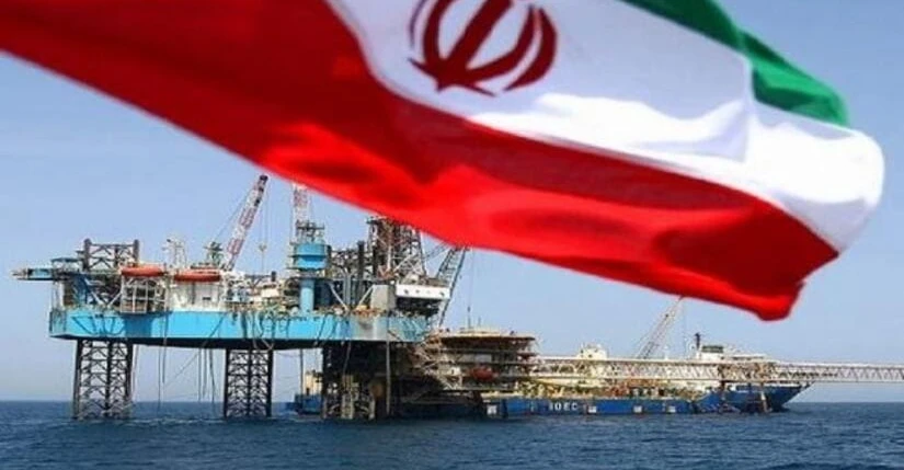الحصار على هرمز يهدد بخفض إنتاج النفط الإيراني إلى النصف
