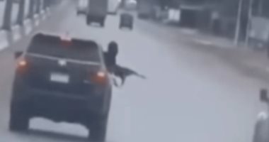 مطاردة هوليودية فى المغرب.. تبادل إطلاق النار بين سيارتين والأمن يتدخل