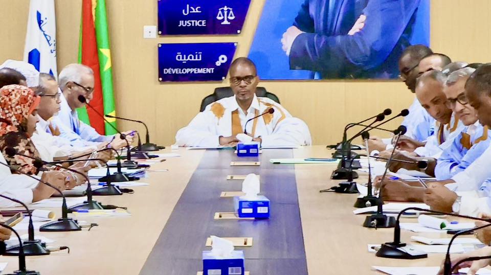 الحزب الحاكم يجيز استراتيجية إعلامية وينوه بتقدم مسار الحوار