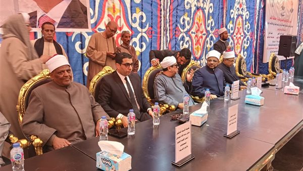 برعاية شيخ الأزهر.. إنهاء خصومة ثأرية بين عائلتين بساحة الإمام الطيب بالأقصر