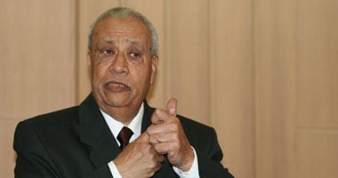 تفاصيل سرقة منزل الدكتور عاطف عبيد رئيس الوزراء الأسبق بالدقي.. كاميرات المراقبة كشفت المتورطين فى الواقعة.. متهمان استغلا سفر زوجته واستوليا على 350 ألف جنيه ومتعلقاتأخرى