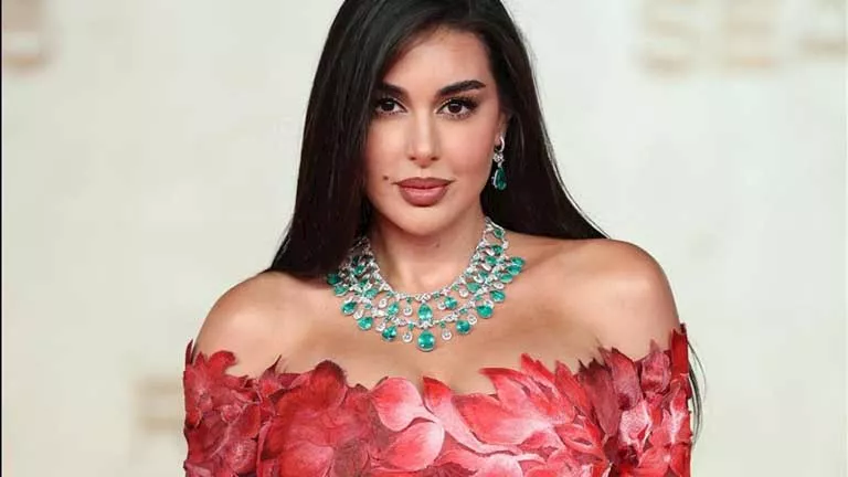 ياسمين صبري بإطلالة كاجوال من الغابة