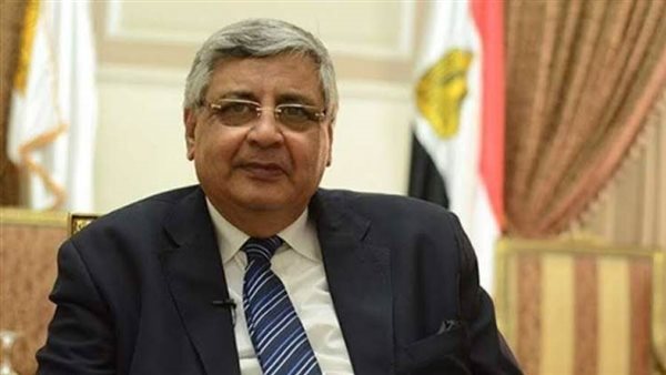 تاج الدين: شرب المياه ضروري صيفًا والإفراط في السكر يهدد الصحة