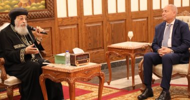محافظ القاهرة يهنئ البابا تواضروس الثاني بعيد القيامة بالمقر الباباوي بالعباسية