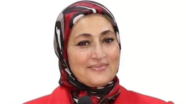 الدكتورة ثريا أحمد البدوي تكتب: إيران بين البازار والمسجد والفضاء السيبراني