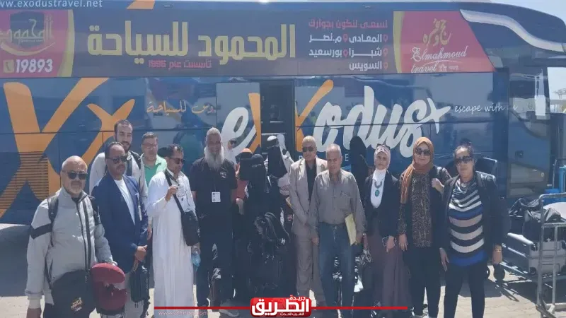 إنطلاق 32 حافلة سياحية تقل 1424 حاج بري حتى الآن إلى السعودية من ميناء نوبيع البحري