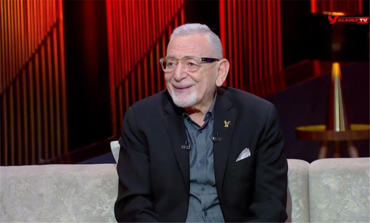 القيعي يُكشف عن تفاصيل جديدة حول حكم الأهلي وسيراميكا ورحلاته العائلية