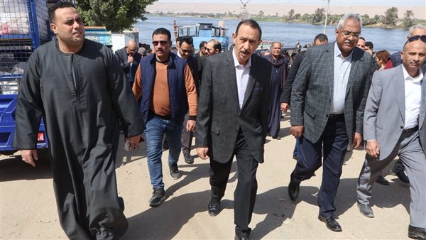 محافظ سوهاج ونائبه يتفقدان عددا من المصالح الحكومية والمشروعات التنموية بالمراغة