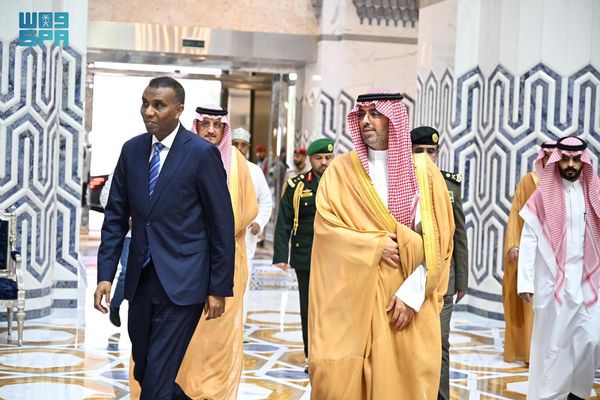 رئيس وزراء جمهورية الصومال الفيدرالية يُغادر جدة