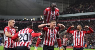 رابطة الدورى الإنجليزى تدعم موندل نجم سندرلاند بعد التعرض لإساءات عنصرية