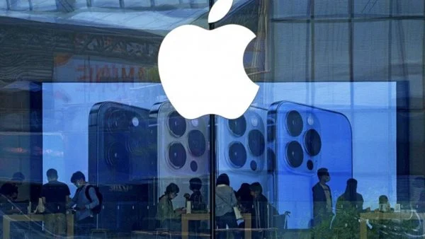 أيفون القابل للطي يتصدر اهتمامات المستخدمين عالميا بنسبة 52% قبل صدوره