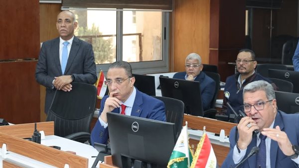 محافظ الجيزة يتفقد مركز سيطرة الشبكة الوطنية للطوارئ والسلامة العامة.. ويؤكد الجاهزية الكاملة للتعامل مع الأزمات