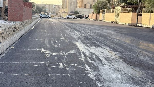 الطرق والنقل بالإسماعيلية تواصل تنفيذ أعمال تطوير ورصف منطقة الرابعة دبش