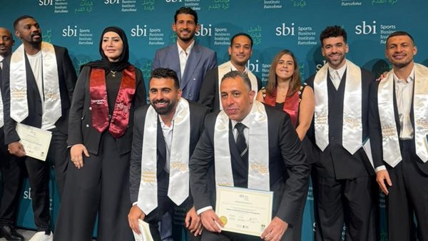 عبد الله السعيد ووليد سليمان يحتفلان بتخرج دفعة ماجستير إدارة كرة القدم من معهد برشلونة