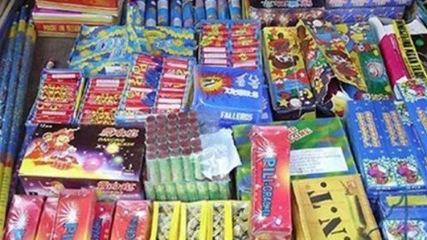 مع انتشارها في شهر رمضان المبارك، تعرف على عقوبة حيازة الألعاب النارية