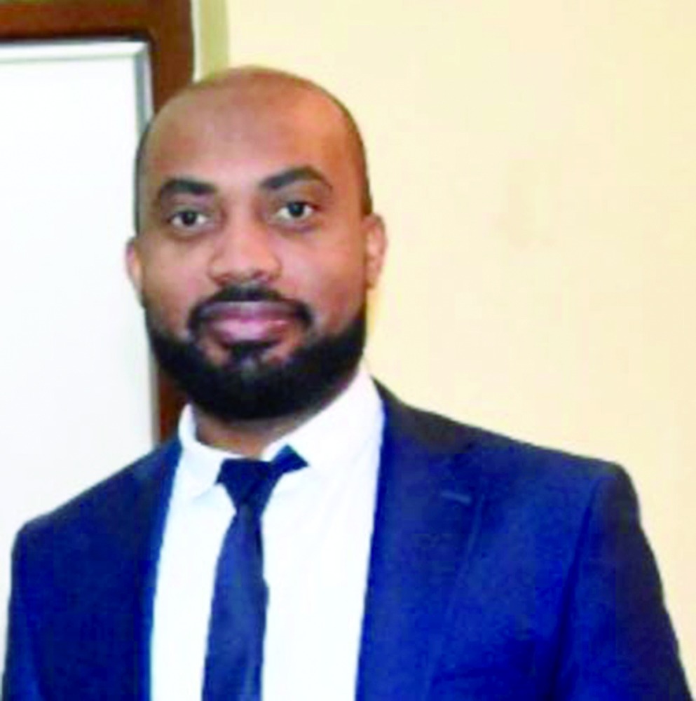 ‫ أبناء القمر.. يبكون رحيل الأمير الوالد