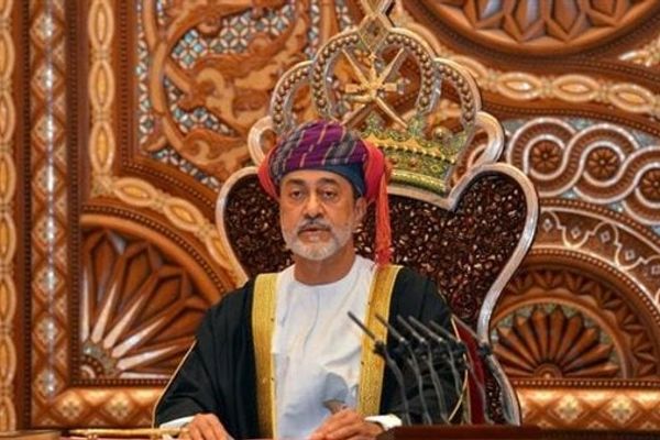 سلطان عمان يشيد بالعلاقات مع مصر ويثمن دور الشركات المصرية في عملية التحديث