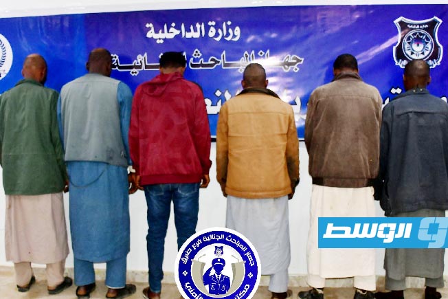 ضبط وافدين بحوزتهم أسلحة في طبرق