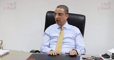 محافظ الجيزة يوجه بالغلق الفورى للمقاهى المخالفة والمتعدية على الطريق العام