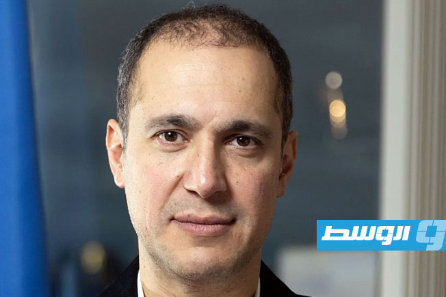 أصغر حاصل على الجائزة في العالم.. عالم إيراني يفوز بـ«نوبل المياه»