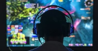 الألعاب الإلكترونية.. الأضرار الجسدية لإدمانها وكيف تنقذ طفلك