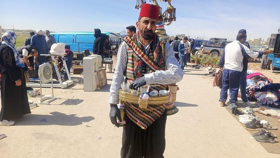 رنين الصنجتين.. حكاية سمعان مع التمر الهندي بشوارع مادبا القديمة