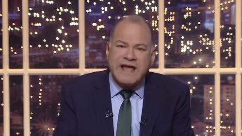 انفصام في الشخصية.. نشأت الديهي ينفعل بسبب واقعة التحرش بفتاة الاتوبيس