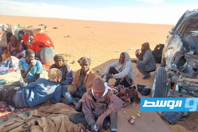 وفاة مهاجرين وإنقاذ 40 آخرين جراء انقلاب سيارة تقلهم جنوب شرق الكفرة