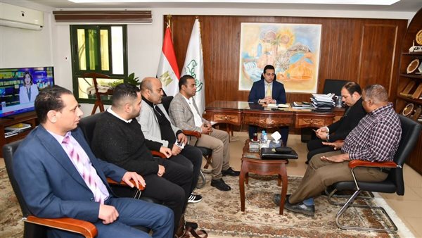 نائب محافظ الفيوم يبحث تعزيز جهود الاستثمار السياحي والبيئي ببحيرة قارون