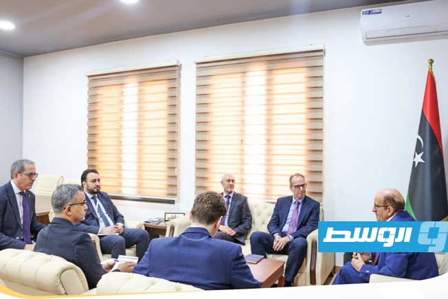 الفطيسي يعرض على السفير البريطاني الرؤى الاستراتيجية للتطوير الاقتصادي والاجتماعي في ليبيا