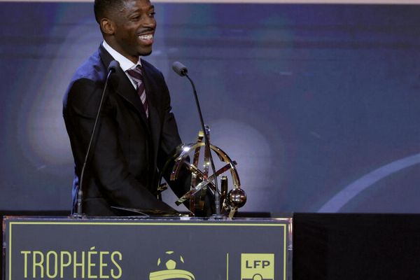 ديمبلي يحتفظ بجائزة أفضل لاعب في الدوري الفرنسي رغم قلة مشاركاته