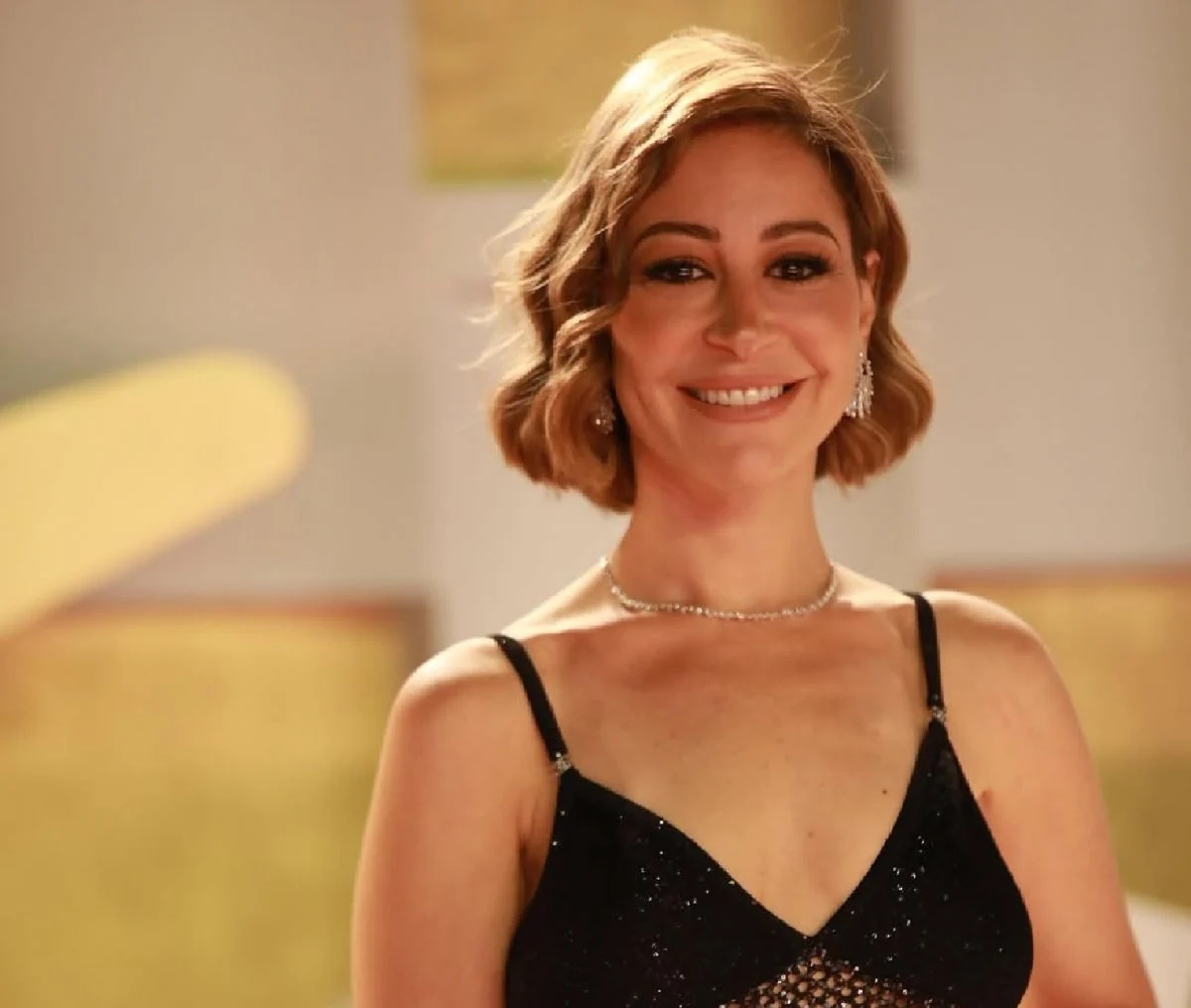 منة شلبي في الأراضي المقدسة بعد تأديتها مناسك الحج