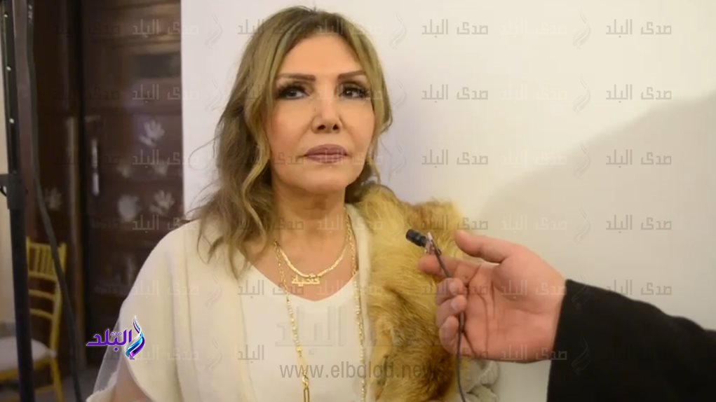 شر البلية مايضحك.. أول رد من نادية مصطفى على رئيس الجالية المصرية بفرنسا