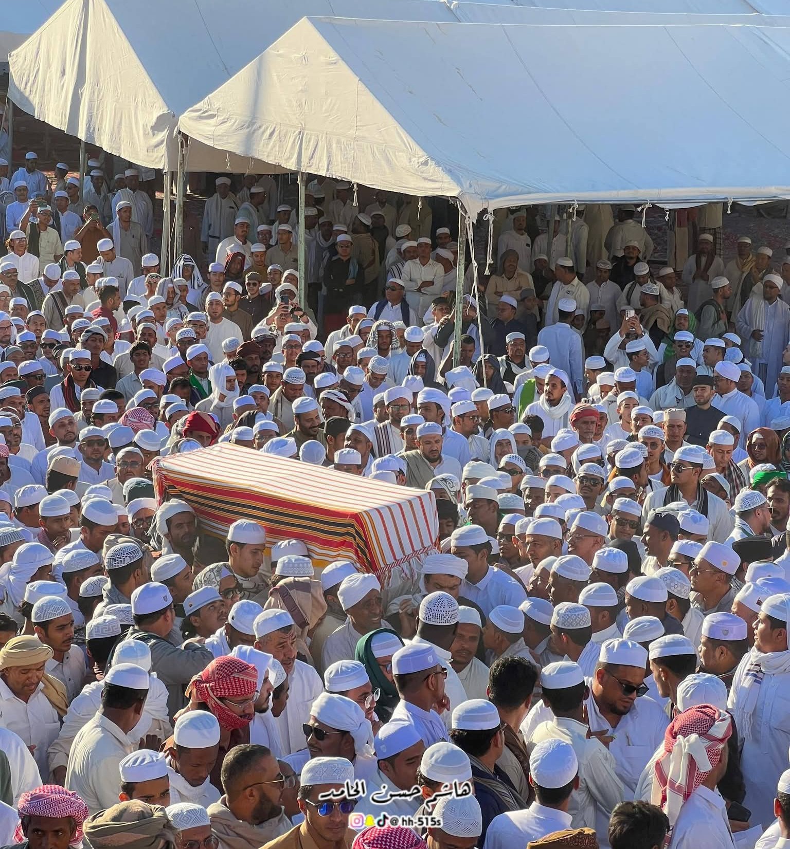بموكب جنائزي مهيب.. تشييع جثمان المنصب "حسن بن الشيخ" بمديرية تريم