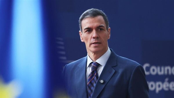 أول تعليق لرئيس وزراء إسبانيا على احتفال لامين يامال بعلم فلسطين ( فيديو)
