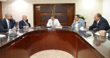 وزير الزراعة يبحث مع رئيس اتحاد الصناعات التوسع فى مبادرة "القرية المنتجة"
