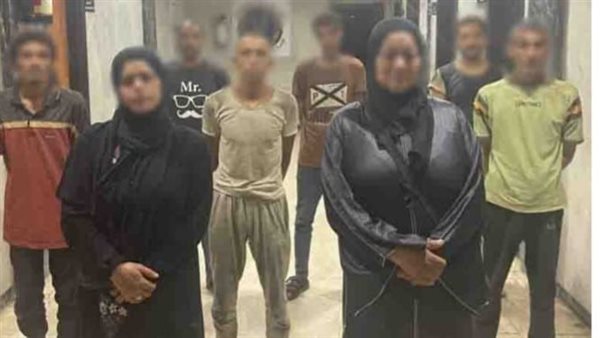 ضبط 6 رجال وسيدتين استغلوا 13 طفلًا في أعمال التسول بالجيزة