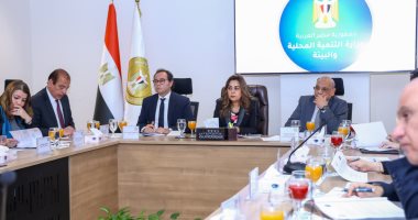 منال عوض تتابع جهود المحافظات فى التعامل مع مياه الأمطار وسوء الأحوال الجوية