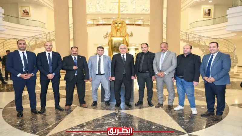 النائب العام يلتقي موظفي السكرتارية وأفراد حراسته على مأدبة إفطار رمضانية