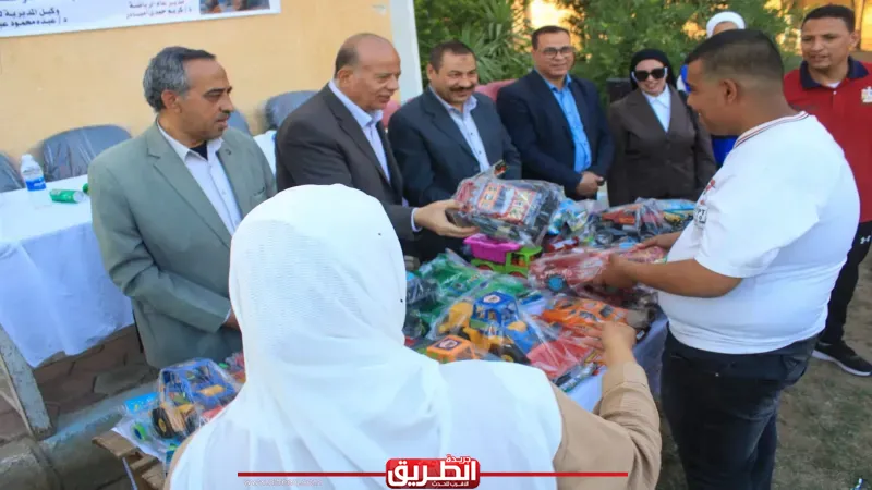 السكرتير المساعد لقنا يشارك الإحتفال بيوم التوحد بمدرسة التربية الفكرية