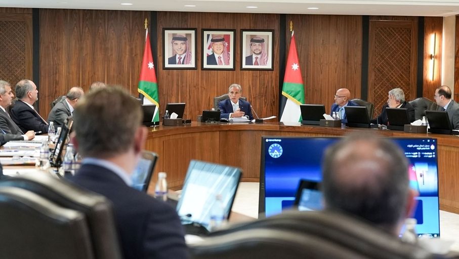 قرارات حكومية تتعلَّق بتحديث القطاع العام وتحسين الخدمات المقدَّمة للمواطنين ودعم السياحة